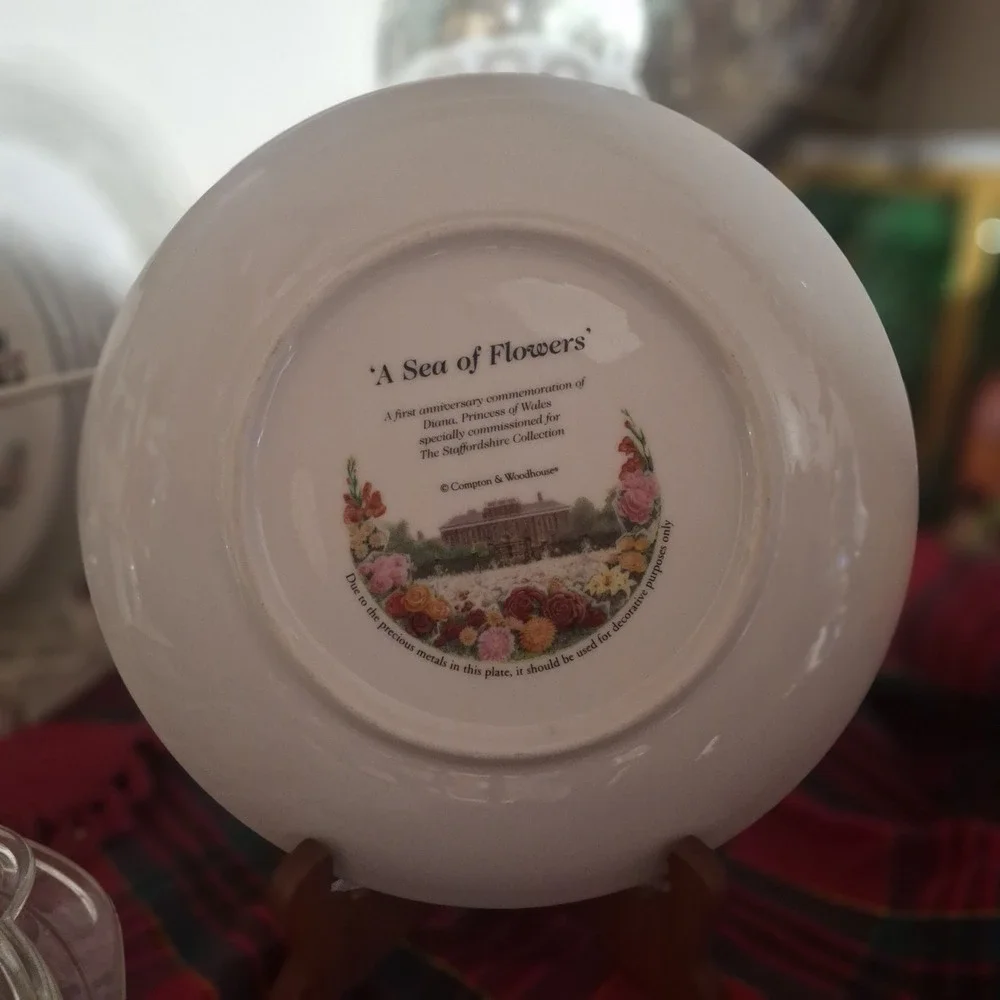 Staffordshire Princess Diana ASea ofFlowers Commemorative Plate KensingtonPalace